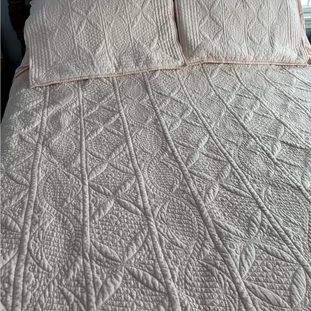 Pottery Barn Light Pink Queen Quilt With Matching Shams - Picture 4 of 10